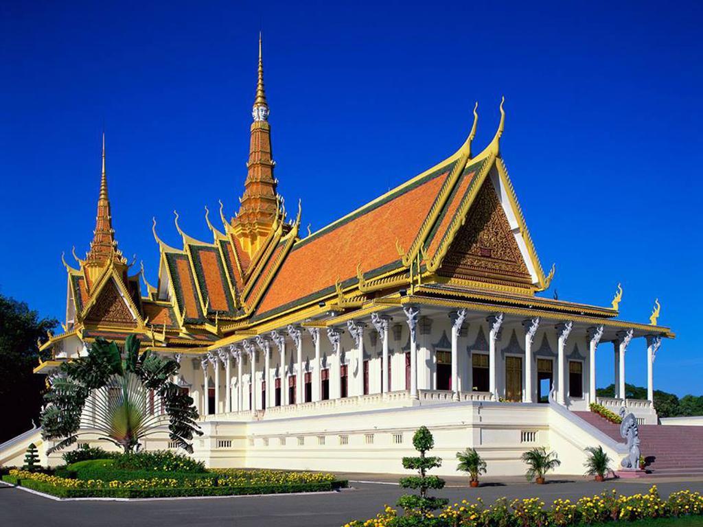 Diamond Hotel Phnom Penh Esterno foto